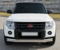 Белый Мицубиси Паджеро, объемом двигателя 3.8 л и пробегом 100 тыс. км за 17000 $, фото 1 на Automoto.ua