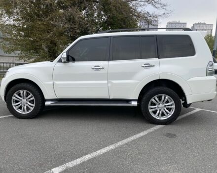 Белый Мицубиси Паджеро, объемом двигателя 3.2 л и пробегом 207 тыс. км за 19500 $, фото 3 на Automoto.ua