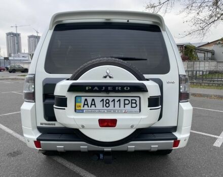 Белый Мицубиси Паджеро, объемом двигателя 3.2 л и пробегом 207 тыс. км за 19500 $, фото 1 на Automoto.ua