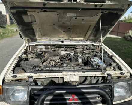 Белый Мицубиси Паджеро, объемом двигателя 3 л и пробегом 280 тыс. км за 6400 $, фото 6 на Automoto.ua