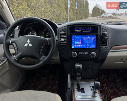 Білий Міцубісі Паджеро, об'ємом двигуна 2.97 л та пробігом 245 тис. км за 8900 $, фото 28 на Automoto.ua