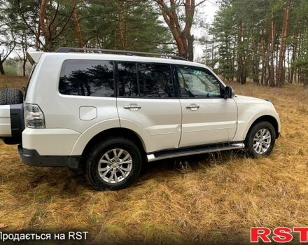 Белый Мицубиси Паджеро, объемом двигателя 3 л и пробегом 202 тыс. км за 12000 $, фото 4 на Automoto.ua