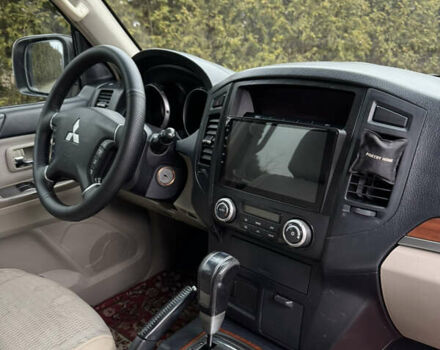 Білий Міцубісі Паджеро, об'ємом двигуна 2.97 л та пробігом 245 тис. км за 8900 $, фото 25 на Automoto.ua