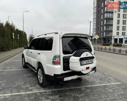Білий Міцубісі Паджеро, об'ємом двигуна 2.97 л та пробігом 245 тис. км за 8900 $, фото 15 на Automoto.ua
