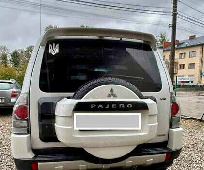 Белый Мицубиси Паджеро, объемом двигателя 2.97 л и пробегом 310 тыс. км за 13900 $, фото 8 на Automoto.ua