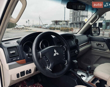 Білий Міцубісі Паджеро, об'ємом двигуна 2.97 л та пробігом 245 тис. км за 9850 $, фото 29 на Automoto.ua