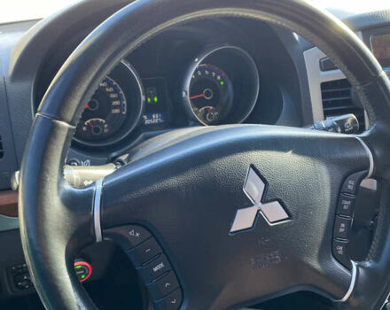 Белый Мицубиси Паджеро, объемом двигателя 2.97 л и пробегом 310 тыс. км за 13900 $, фото 11 на Automoto.ua