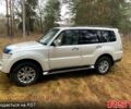 Белый Мицубиси Паджеро, объемом двигателя 3 л и пробегом 202 тыс. км за 12000 $, фото 3 на Automoto.ua