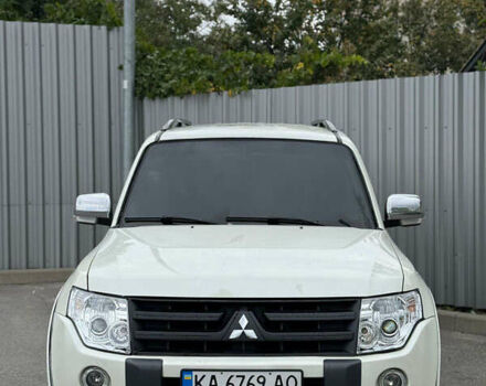 Белый Мицубиси Паджеро, объемом двигателя 3 л и пробегом 335 тыс. км за 8700 $, фото 2 на Automoto.ua