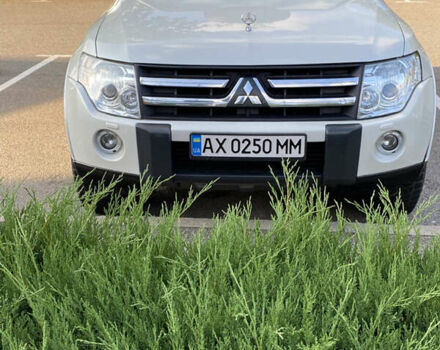 Белый Мицубиси Паджеро, объемом двигателя 2.97 л и пробегом 310 тыс. км за 13900 $, фото 5 на Automoto.ua