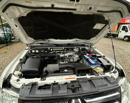 Белый Мицубиси Паджеро, объемом двигателя 2.97 л и пробегом 310 тыс. км за 13900 $, фото 9 на Automoto.ua