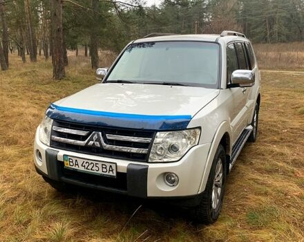 Белый Мицубиси Паджеро, объемом двигателя 3 л и пробегом 202 тыс. км за 12000 $, фото 5 на Automoto.ua