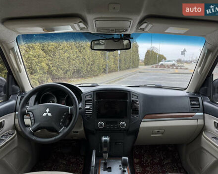 Білий Міцубісі Паджеро, об'ємом двигуна 2.97 л та пробігом 245 тис. км за 8900 $, фото 26 на Automoto.ua