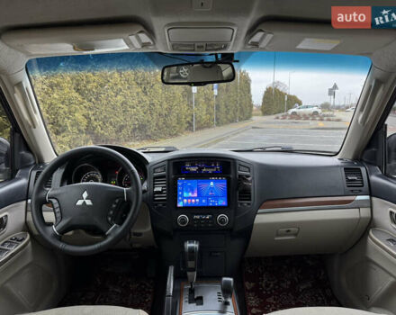 Білий Міцубісі Паджеро, об'ємом двигуна 2.97 л та пробігом 245 тис. км за 8900 $, фото 27 на Automoto.ua