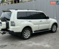 Белый Мицубиси Паджеро, объемом двигателя 3 л и пробегом 335 тыс. км за 8700 $, фото 4 на Automoto.ua