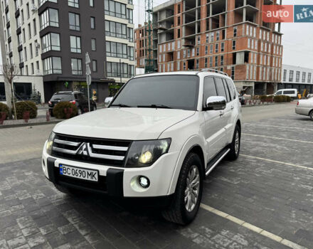 Білий Міцубісі Паджеро, об'ємом двигуна 2.97 л та пробігом 245 тис. км за 8900 $, фото 3 на Automoto.ua
