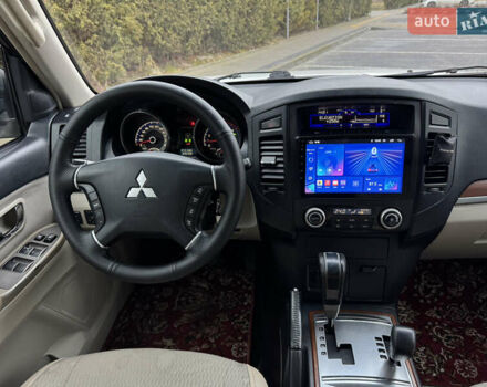 Білий Міцубісі Паджеро, об'ємом двигуна 2.97 л та пробігом 245 тис. км за 8900 $, фото 29 на Automoto.ua