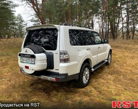 Белый Мицубиси Паджеро, объемом двигателя 3 л и пробегом 202 тыс. км за 12000 $, фото 6 на Automoto.ua