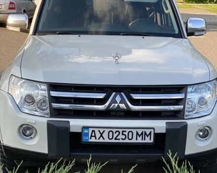 Белый Мицубиси Паджеро, объемом двигателя 2.97 л и пробегом 310 тыс. км за 13900 $, фото 1 на Automoto.ua