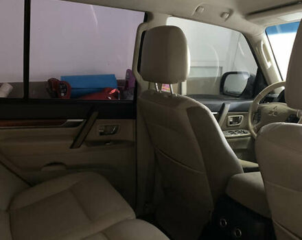 Белый Мицубиси Паджеро, объемом двигателя 2.97 л и пробегом 178 тыс. км за 11900 $, фото 3 на Automoto.ua