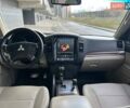 Білий Міцубісі Паджеро, об'ємом двигуна 3 л та пробігом 263 тис. км за 13499 $, фото 9 на Automoto.ua