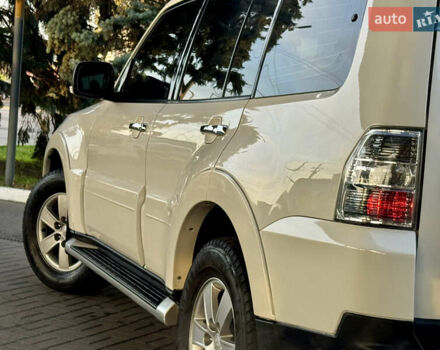 Белый Мицубиси Паджеро, объемом двигателя 3 л и пробегом 197 тыс. км за 12900 $, фото 14 на Automoto.ua