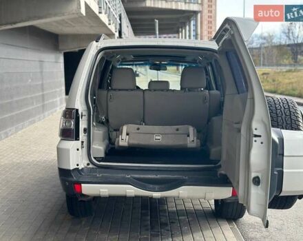 Білий Міцубісі Паджеро, об'ємом двигуна 3 л та пробігом 263 тис. км за 13499 $, фото 11 на Automoto.ua