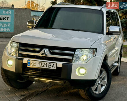 Белый Мицубиси Паджеро, объемом двигателя 3 л и пробегом 197 тыс. км за 12900 $, фото 2 на Automoto.ua