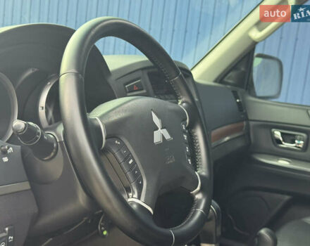 Белый Мицубиси Паджеро, объемом двигателя 3 л и пробегом 197 тыс. км за 12900 $, фото 20 на Automoto.ua
