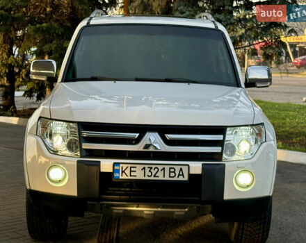 Белый Мицубиси Паджеро, объемом двигателя 3 л и пробегом 197 тыс. км за 12900 $, фото 1 на Automoto.ua