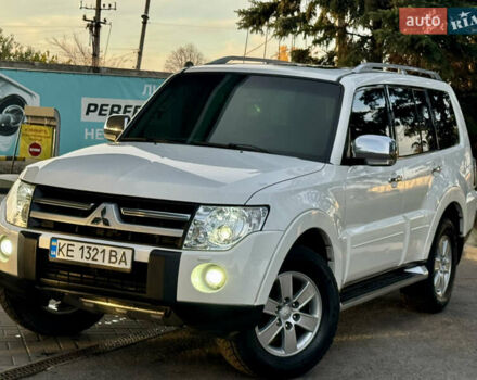 Белый Мицубиси Паджеро, объемом двигателя 3 л и пробегом 197 тыс. км за 12900 $, фото 3 на Automoto.ua