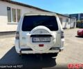 Білий Міцубісі Паджеро, об'ємом двигуна 3.8 л та пробігом 235 тис. км за 12200 $, фото 5 на Automoto.ua