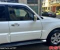Белый Мицубиси Паджеро, объемом двигателя 3.8 л и пробегом 170 тыс. км за 16500 $, фото 2 на Automoto.ua