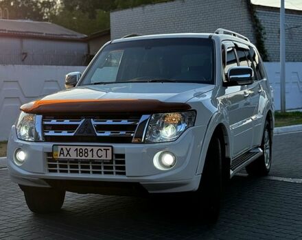 Белый Мицубиси Паджеро, объемом двигателя 3.2 л и пробегом 0 тыс. км за 18350 $, фото 2 на Automoto.ua