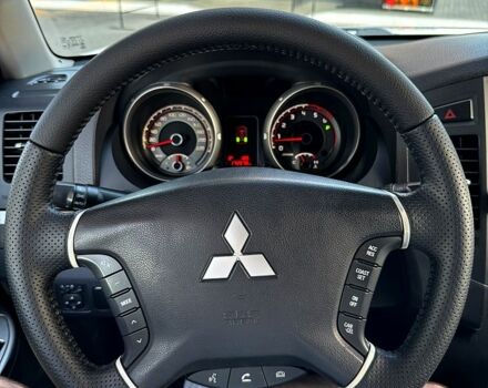 Белый Мицубиси Паджеро, объемом двигателя 3.2 л и пробегом 0 тыс. км за 18350 $, фото 1 на Automoto.ua