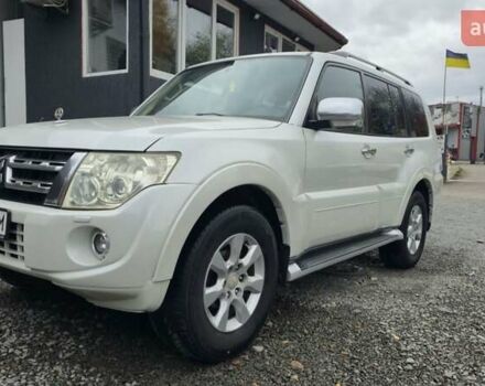 Белый Мицубиси Паджеро, объемом двигателя 3.5 л и пробегом 233 тыс. км за 14900 $, фото 5 на Automoto.ua