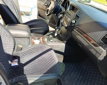Білий Міцубісі Паджеро, об'ємом двигуна 3.5 л та пробігом 110 тис. км за 24000 $, фото 6 на Automoto.ua