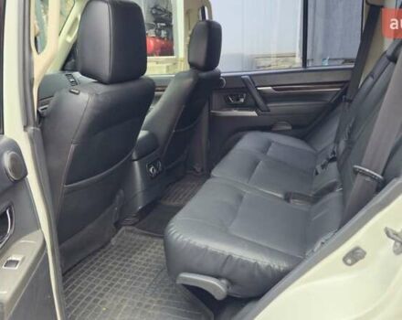 Белый Мицубиси Паджеро, объемом двигателя 3.5 л и пробегом 232 тыс. км за 14700 $, фото 9 на Automoto.ua