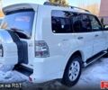 Белый Мицубиси Паджеро, объемом двигателя 3.5 л и пробегом 220 тыс. км за 14500 $, фото 2 на Automoto.ua