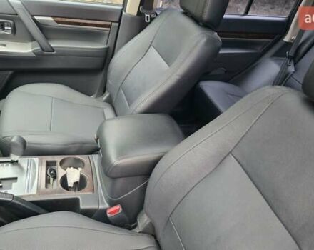 Белый Мицубиси Паджеро, объемом двигателя 3.5 л и пробегом 233 тыс. км за 14900 $, фото 4 на Automoto.ua