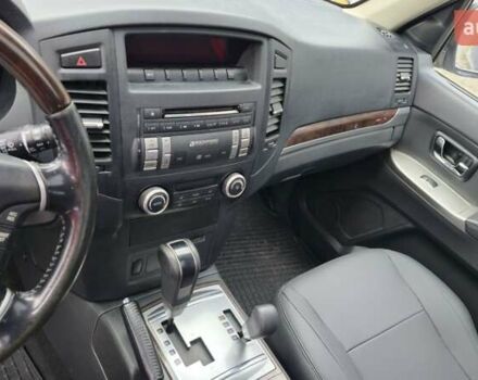 Белый Мицубиси Паджеро, объемом двигателя 3.5 л и пробегом 232 тыс. км за 14700 $, фото 11 на Automoto.ua