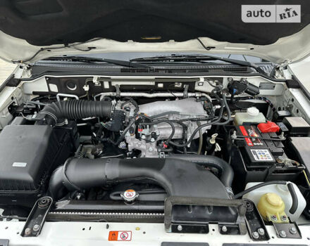 Білий Міцубісі Паджеро, об'ємом двигуна 3.5 л та пробігом 80 тис. км за 21900 $, фото 18 на Automoto.ua