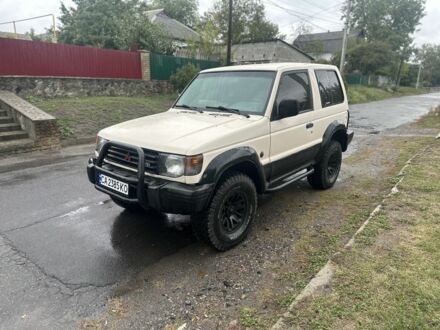 Міцубісі Паджеро 1993 у Тальном на Automoto.ua Білий Міцубісі Паджеро, об'ємом двигуна 3 л та пробігом 280 тис. км за 6400 $, фото 1 на Automoto.ua