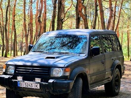 Белый Мицубиси Паджеро, объемом двигателя 2.8 л и пробегом 300 тыс. км за 3800 $, фото 1 на Automoto.ua