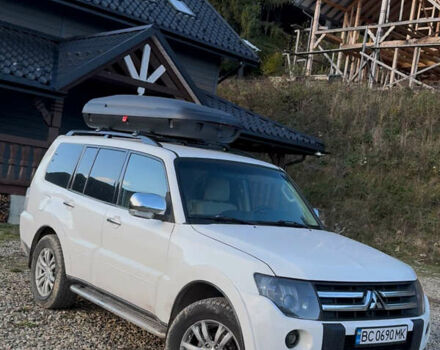 Белый Мицубиси Паджеро, объемом двигателя 2.97 л и пробегом 270 тыс. км за 10690 $, фото 1 на Automoto.ua