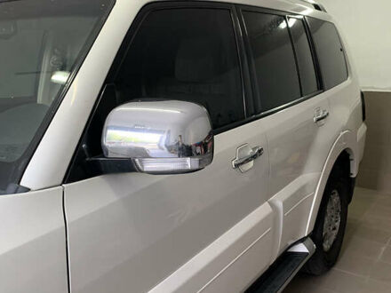 Белый Мицубиси Паджеро, объемом двигателя 2.97 л и пробегом 178 тыс. км за 11900 $, фото 1 на Automoto.ua