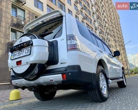 Белый Мицубиси Паджеро, объемом двигателя 2.97 л и пробегом 119 тыс. км за 15999 $, фото 1 на Automoto.ua