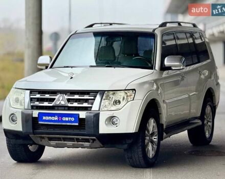 Білий Міцубісі Паджеро, об'ємом двигуна 3 л та пробігом 263 тис. км за 13499 $, фото 1 на Automoto.ua