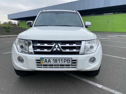 Белый Мицубиси Паджеро, объемом двигателя 3.2 л и пробегом 207 тыс. км за 19500 $, фото 1 на Automoto.ua