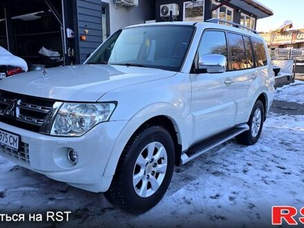 Белый Мицубиси Паджеро, объемом двигателя 3.5 л и пробегом 220 тыс. км за 14500 $, фото 1 на Automoto.ua